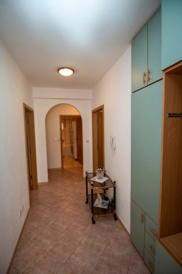 Apartmani Vrljicak Omiš Exteriör bild