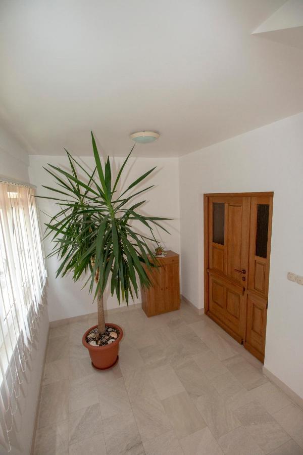 Apartmani Vrljicak Omiš Exteriör bild